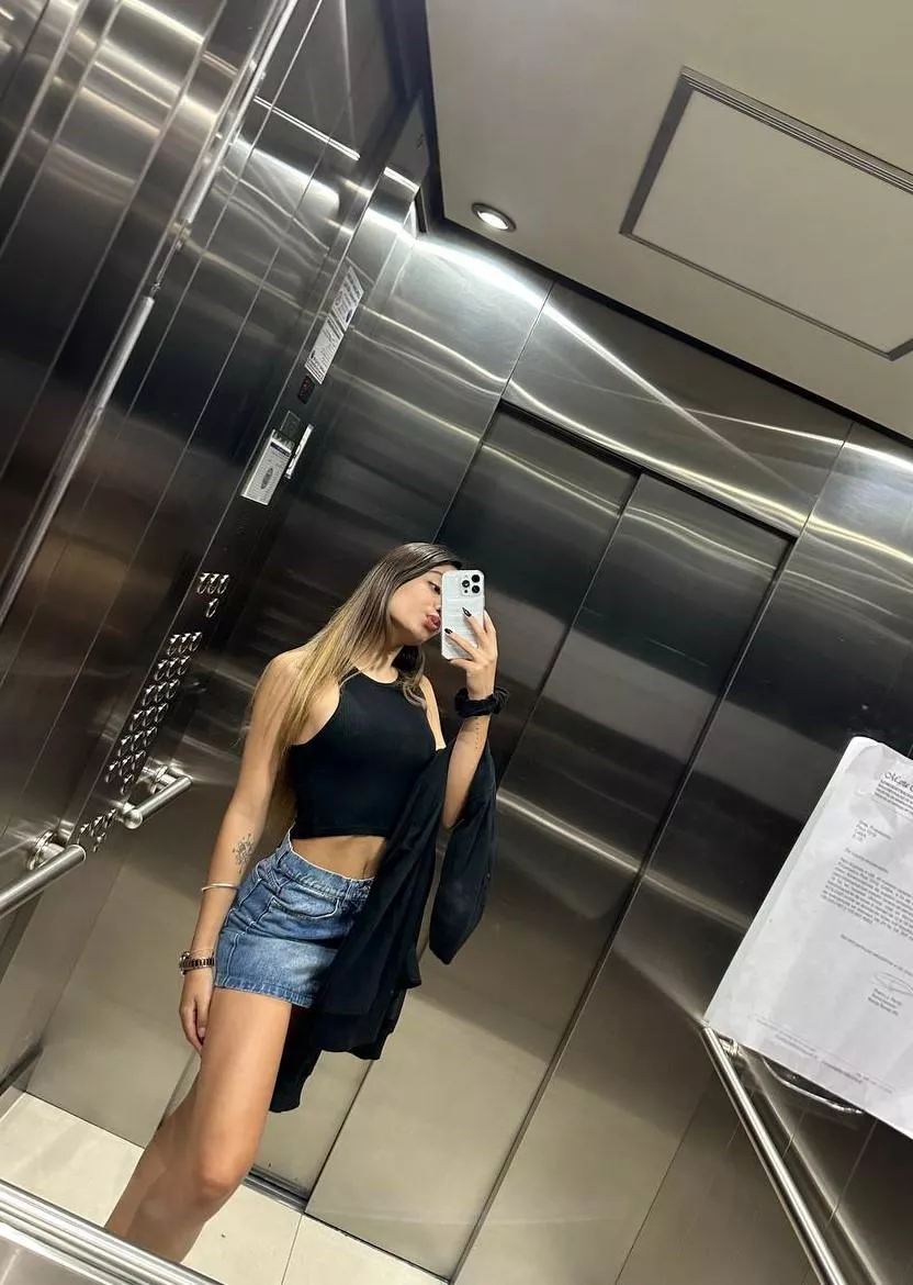 From 1 to 10 how much would you rate my look today?