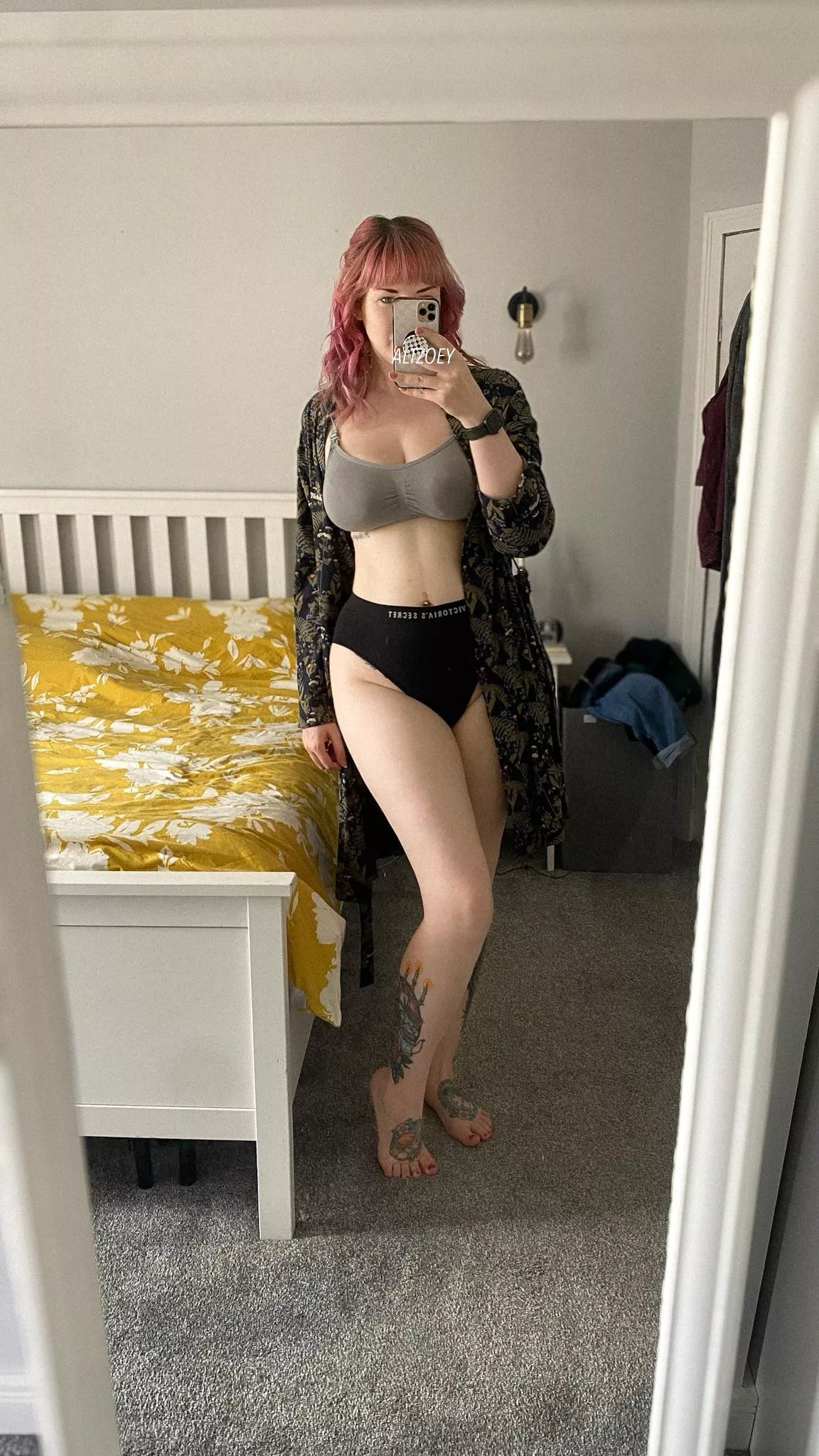 Good morning from my new mom bod 🏴󠁧󠁢󠁳󠁣󠁴󠁿