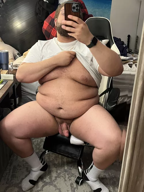 Happy Saturday all you sexy bears. 