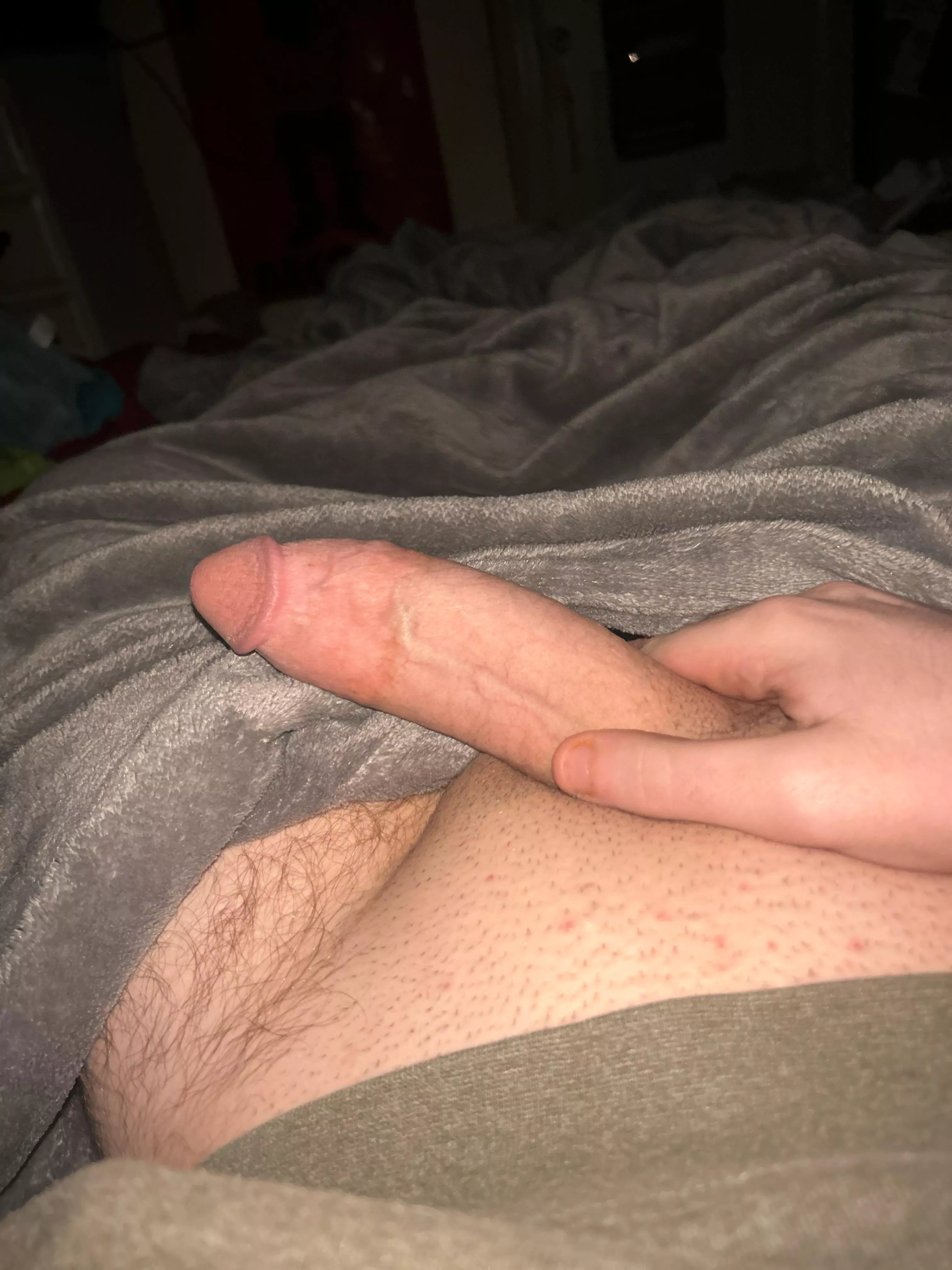 HMU to show off ur girl