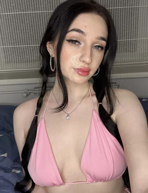 I like it when guys cum on my face