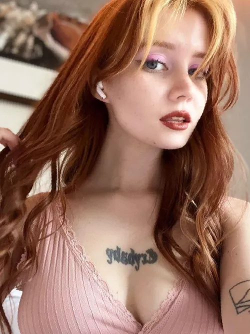 I like to show myself for strangers