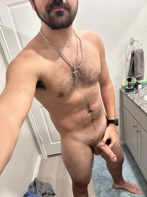 I need help finding different poses lmao