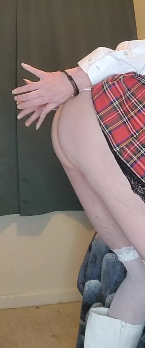 I'm handcuffed and ready for you. Can you do the job hon?