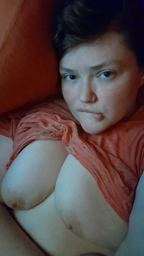 in need of a good boy 🖤