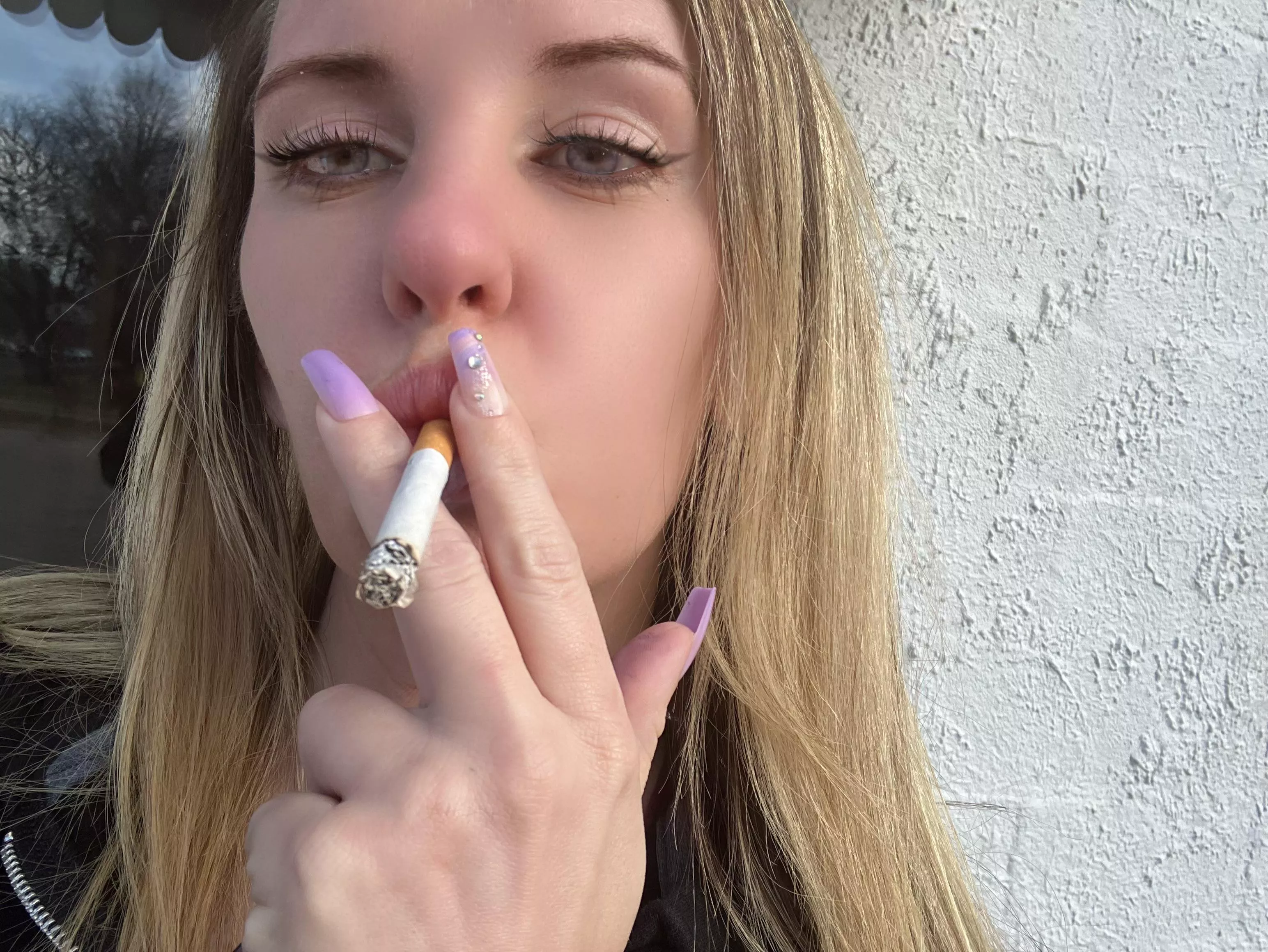 It’s freezing but that does not Stop my smoke of the day 