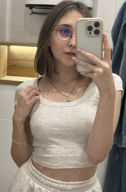 Just cute me in crop top