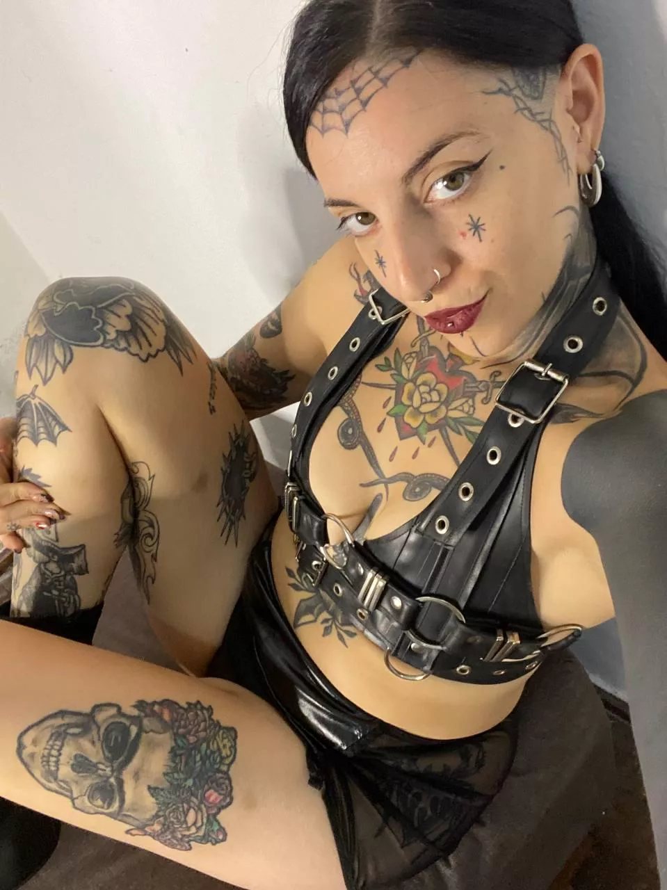 Leave a 🖤 if you want to go on a date with me