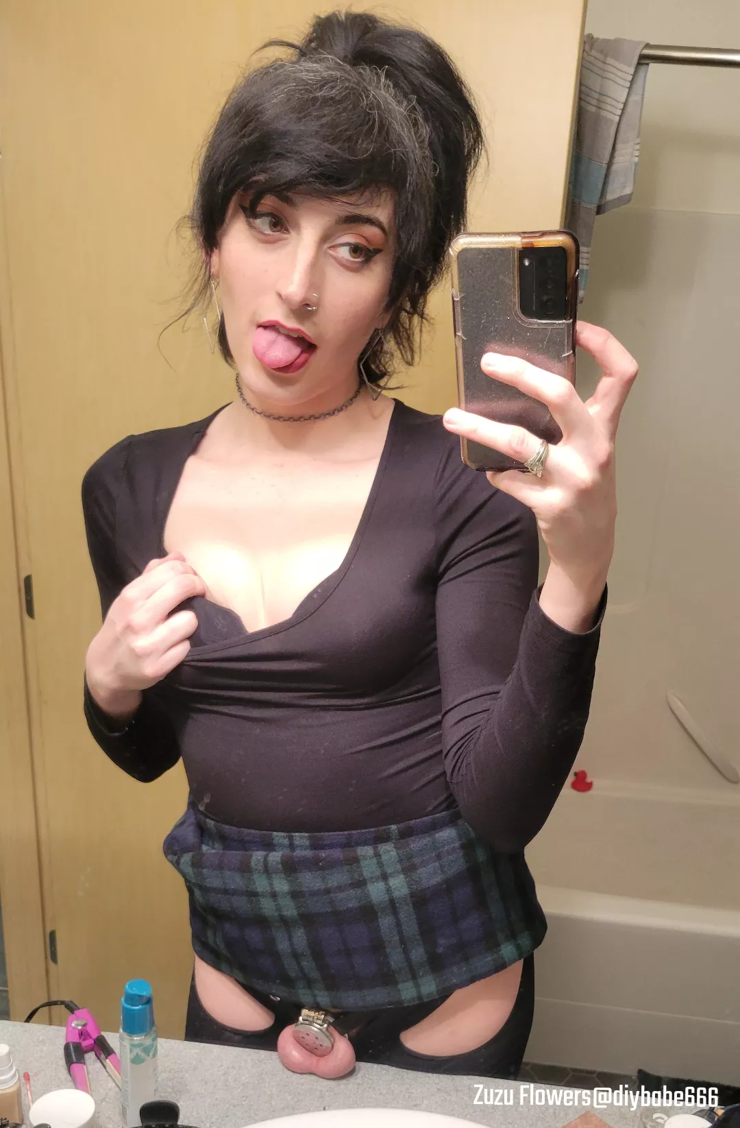 Locked while we study and work ⛓️🔒😇 wanna hang out after? 😅 