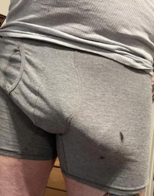 My semis precum always leaks through my boxer briefs..