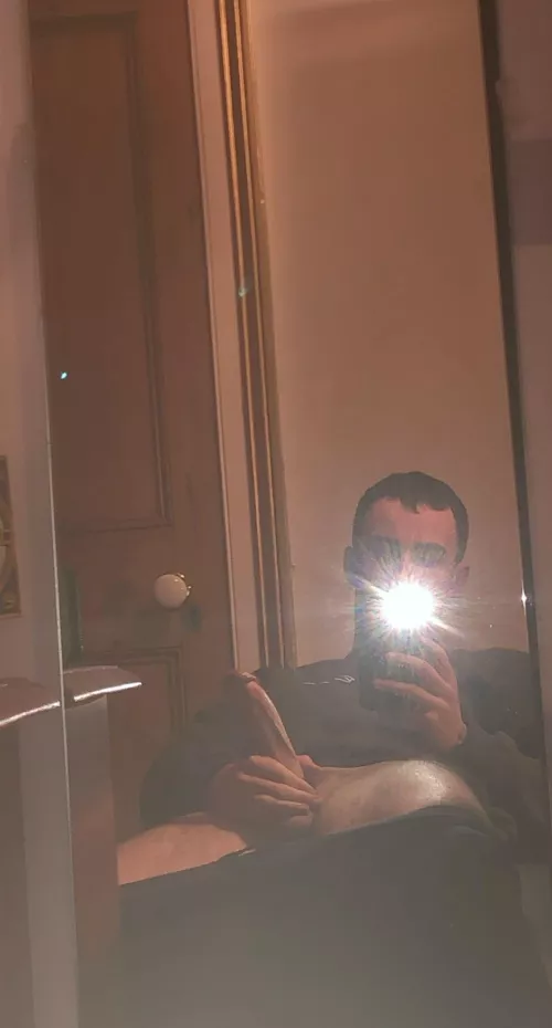 Need my 19yr old dick sucking, any volunteers?👀