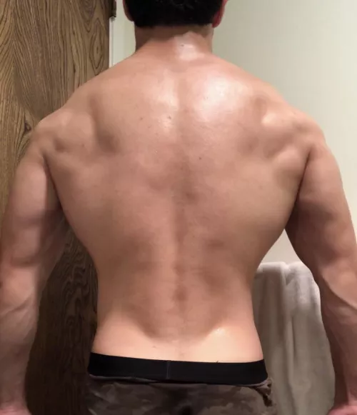 Photo in my underwear 👅 looking to get a nice massage tonight 🥰🥰