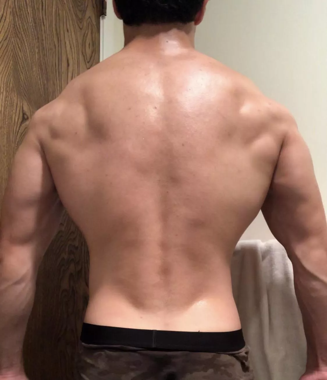 Photo in my underwear 👅 looking to get a nice massage tonight 🥰🥰