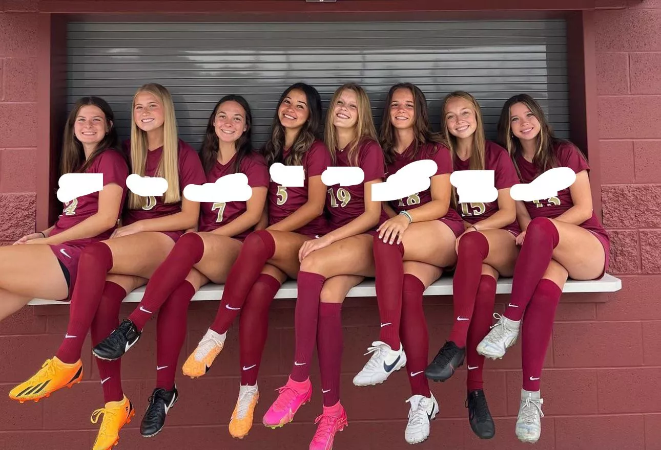 Pick a d2 soccer woman [8]