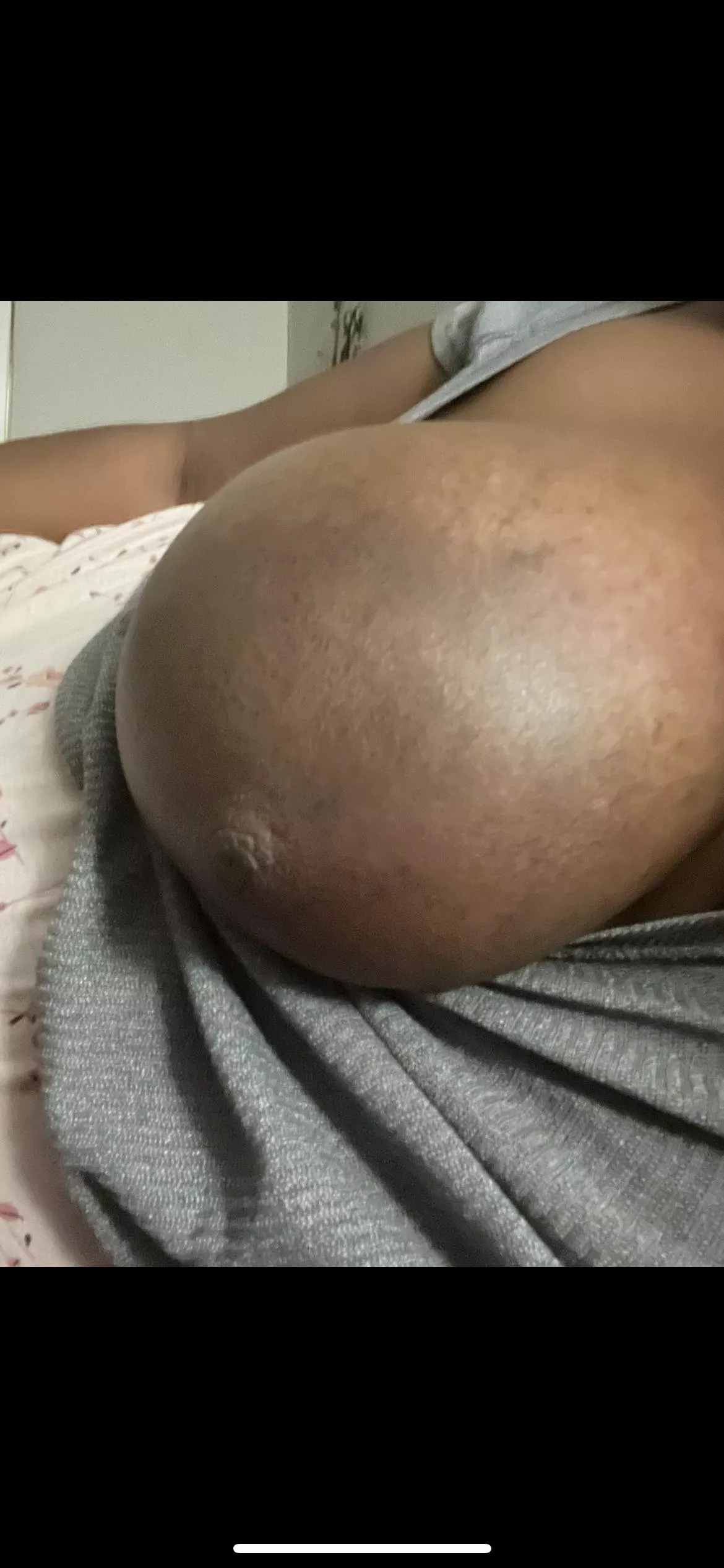 She’s old and has some knockers if you wanna see and talk to her hit my up 