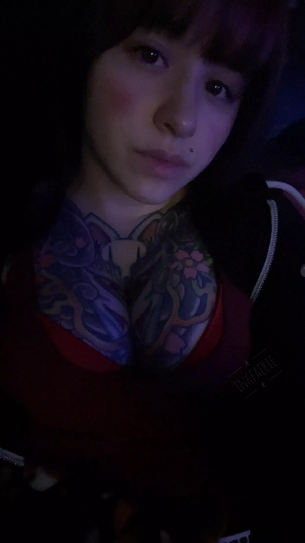 Shy alt girl convinces you to talk about your favorite band 🖤