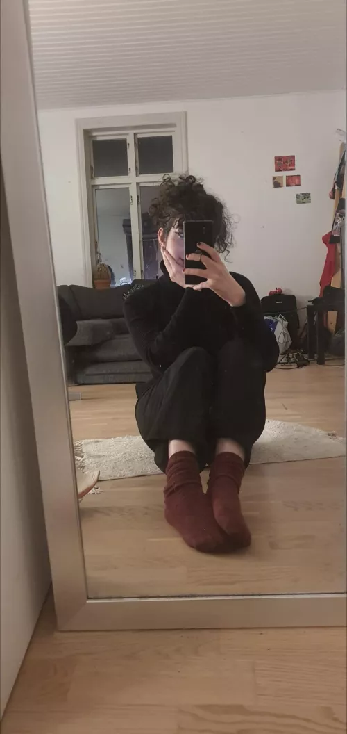 Who wants me to ship my cute socks to you?;)