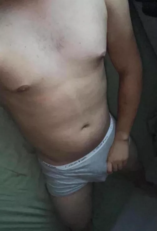 29 UK Bi top, looking for fun, the Kinkier the better 22+ asl and face/ body pic needed - jamiet948.