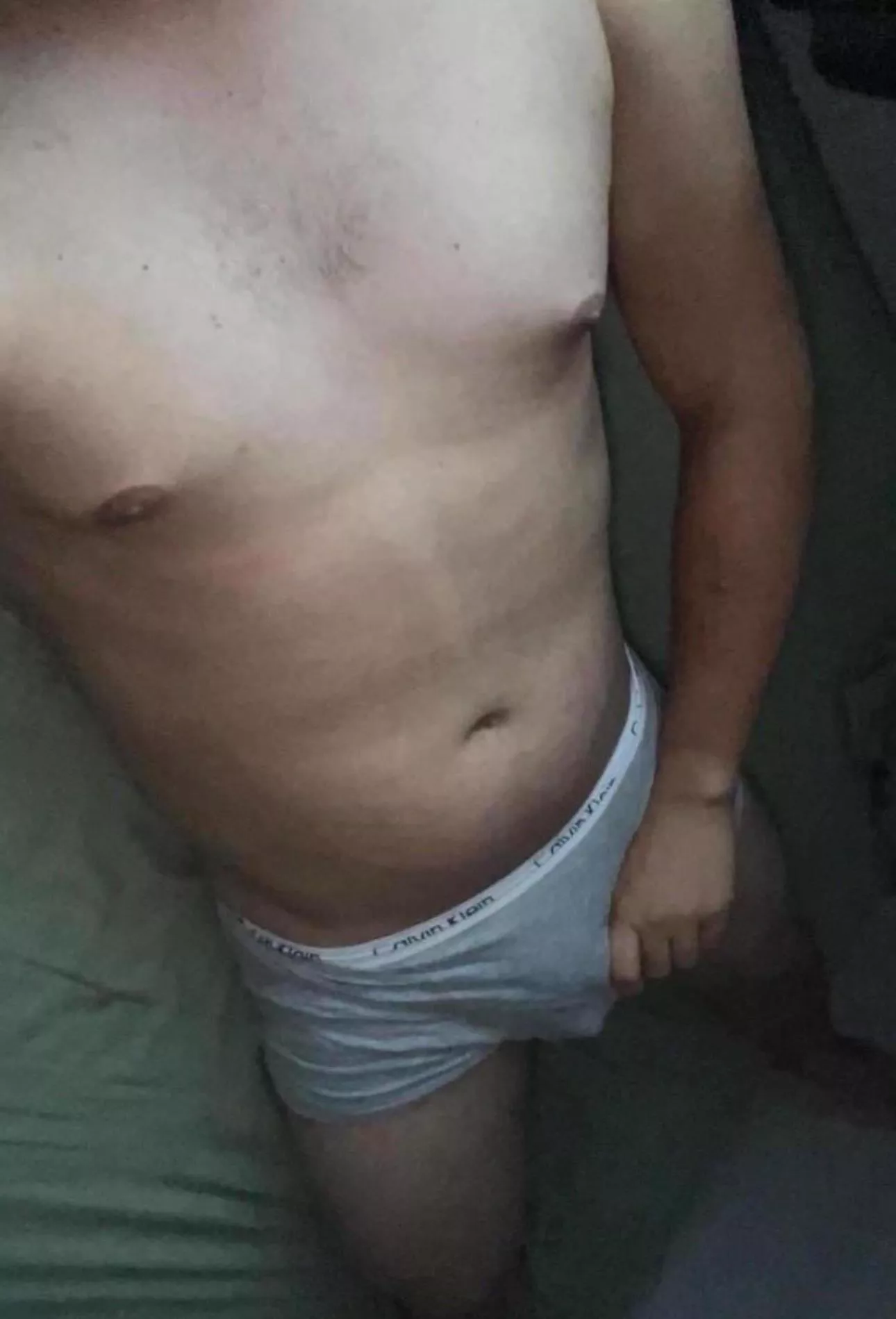 29 UK Bi top, looking for fun, the Kinkier the better 22+ asl and face/ body pic needed - jamiet948.