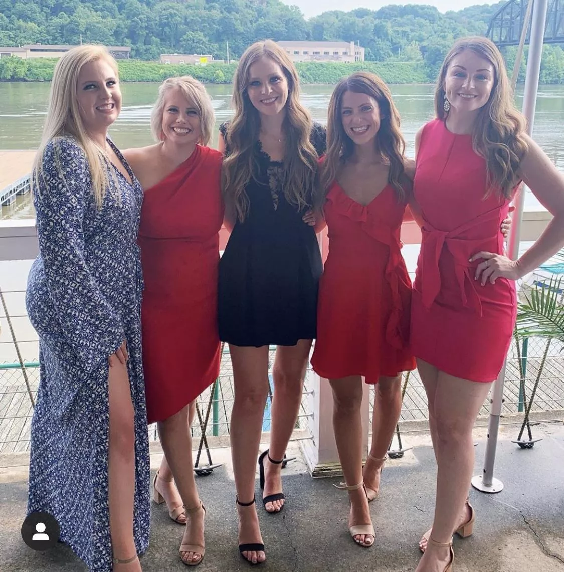 [5] Girls, All Hot. Who Do You Like Best?