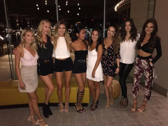 [8] Girls, But Who is the Hottest?