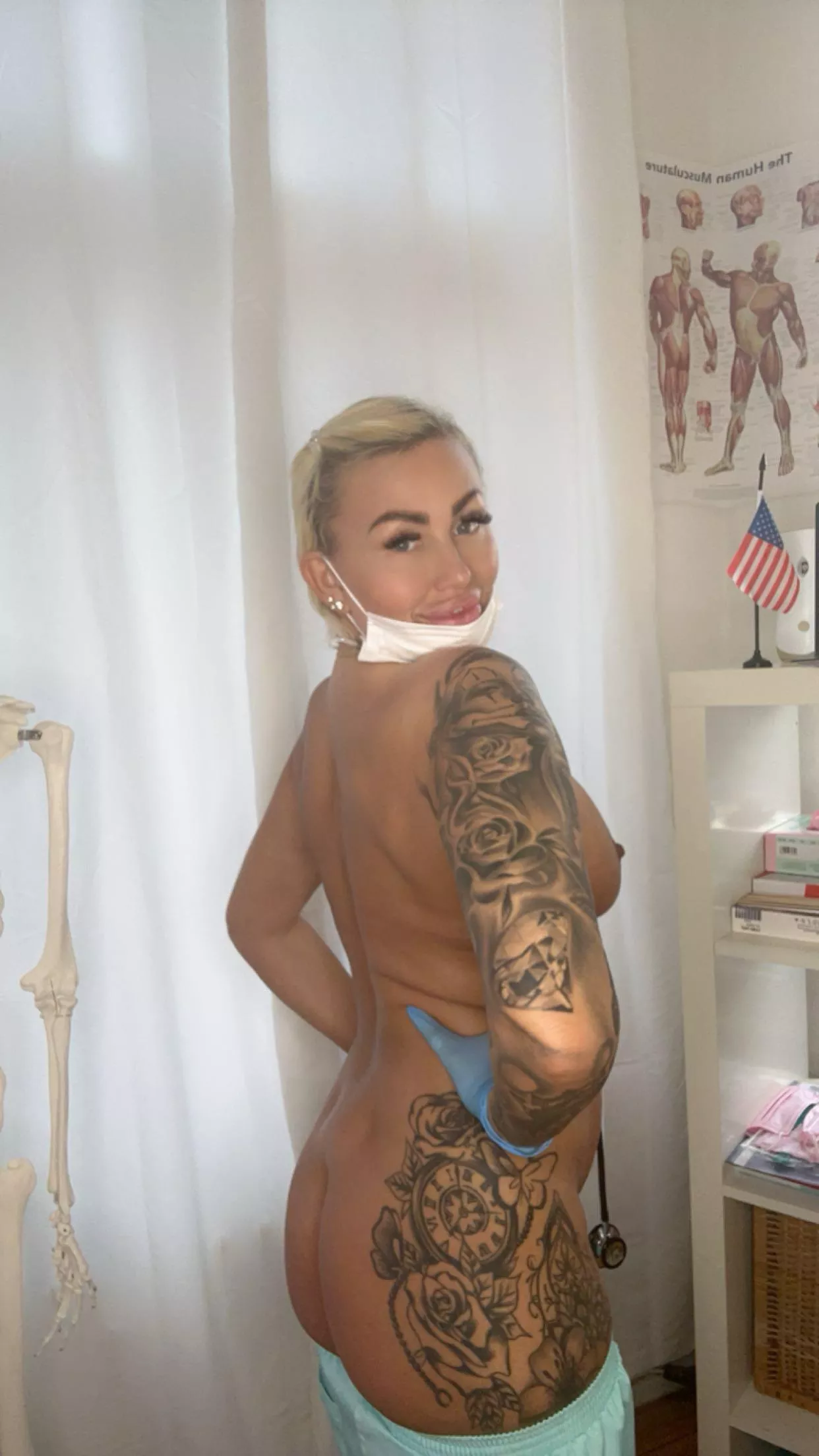 All day horny at work.. the next random patient can eat my butt ;)