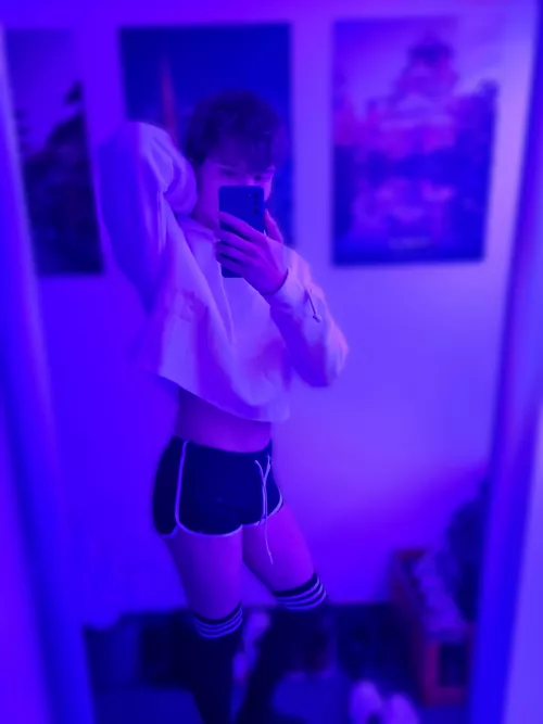 Are hotpants a worthy alternative to skirts? ^~^