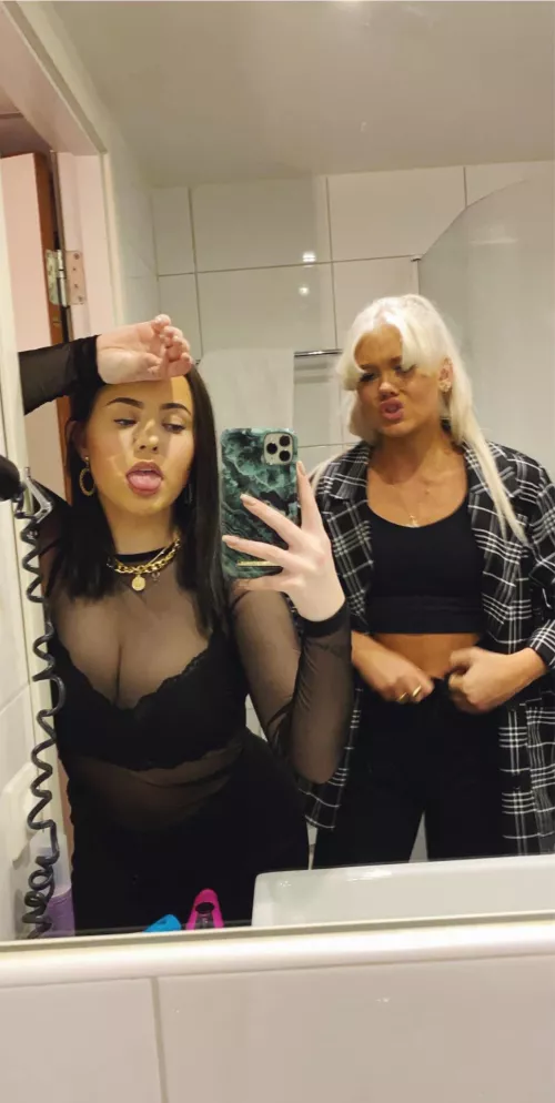 Bathroom selfie envy