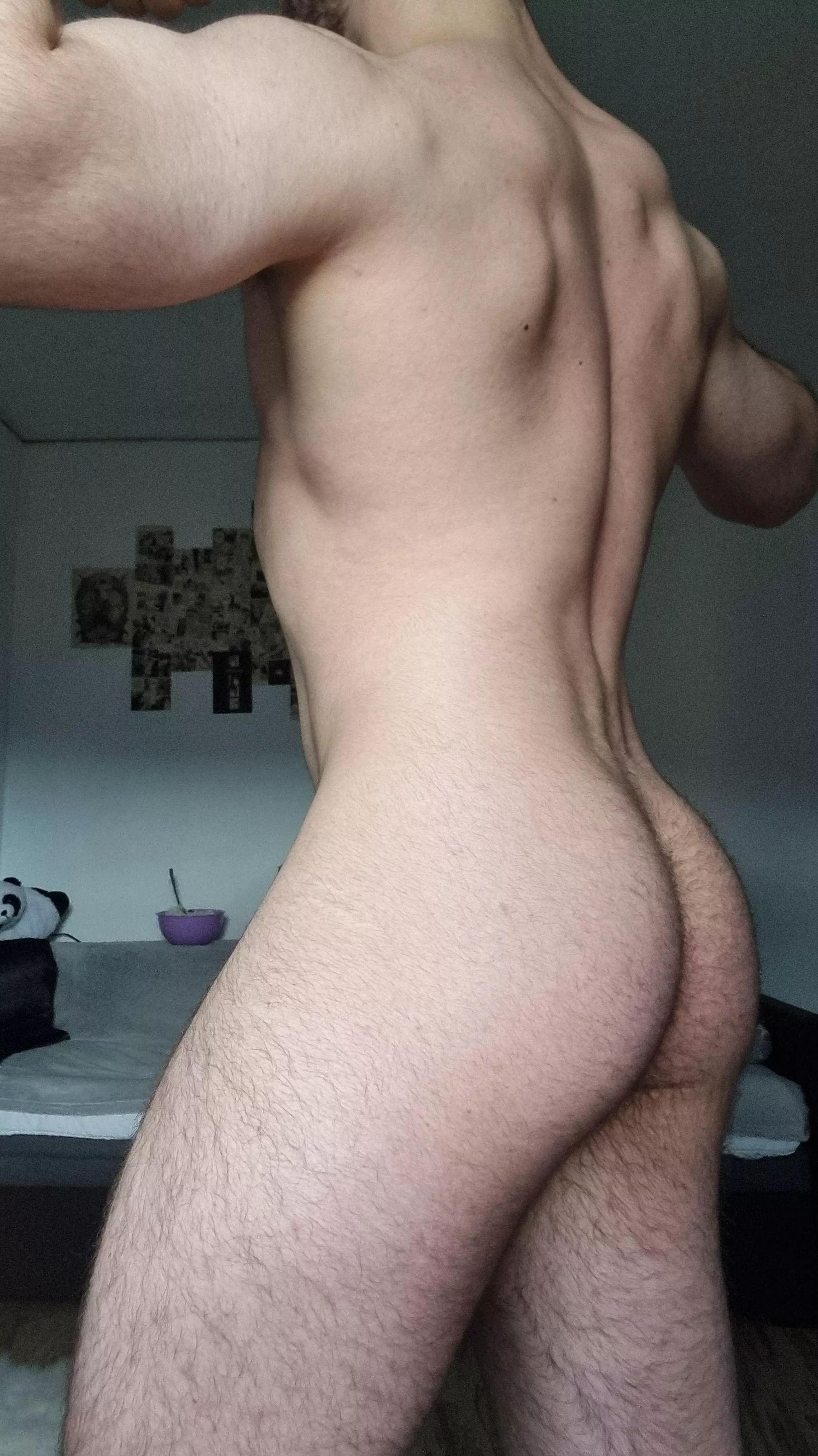 Do people really like hairy ass?