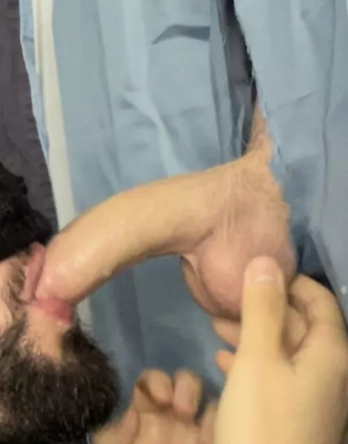 Fit M27 is hosting a private gloryhole in The Hague (NL). Clean and discrete GH for Bi, gay, straight and DL Guys. No facepic needed. STD free. Send dickpic and stats for the adress.