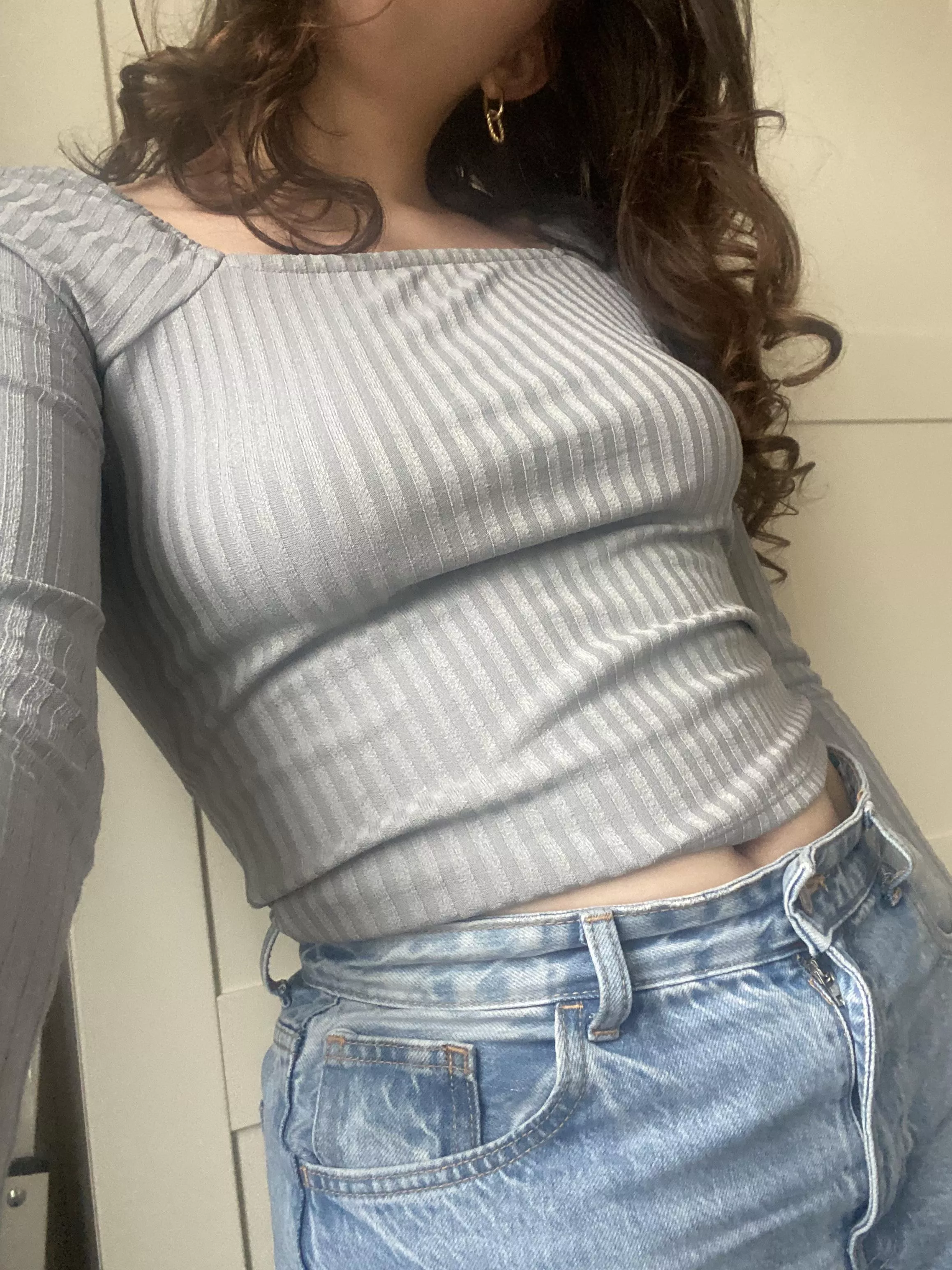 going braless to class gives me a little thrill 🥰