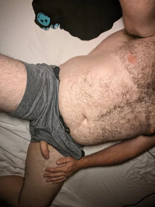 Hey 👋🏻 do you swallow? Coz it's a pain cleaning cum off my chest hair 🤷🏻‍♂️