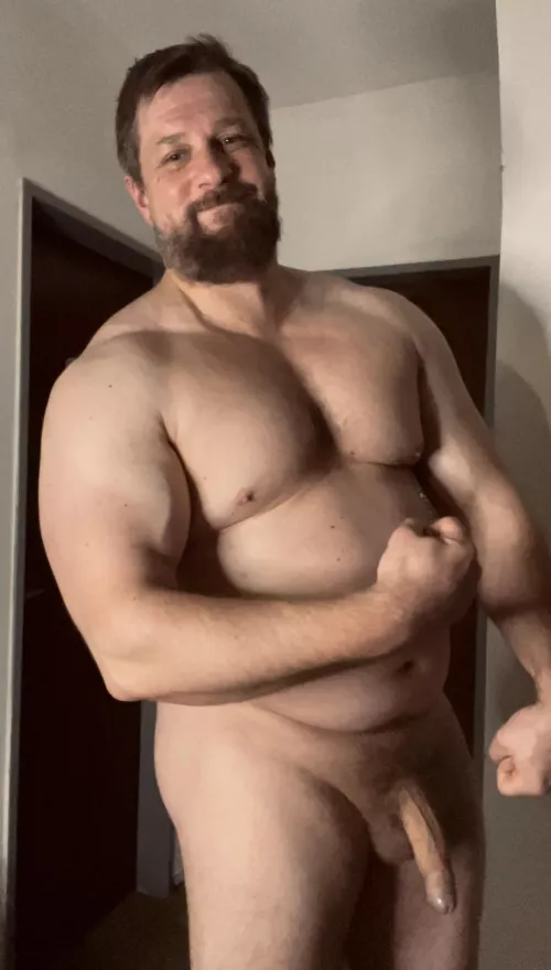 Hey man… want to measure my arm ?(35)