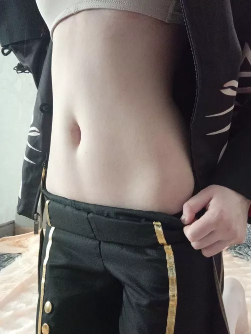 hip bones in hu tao cosplay