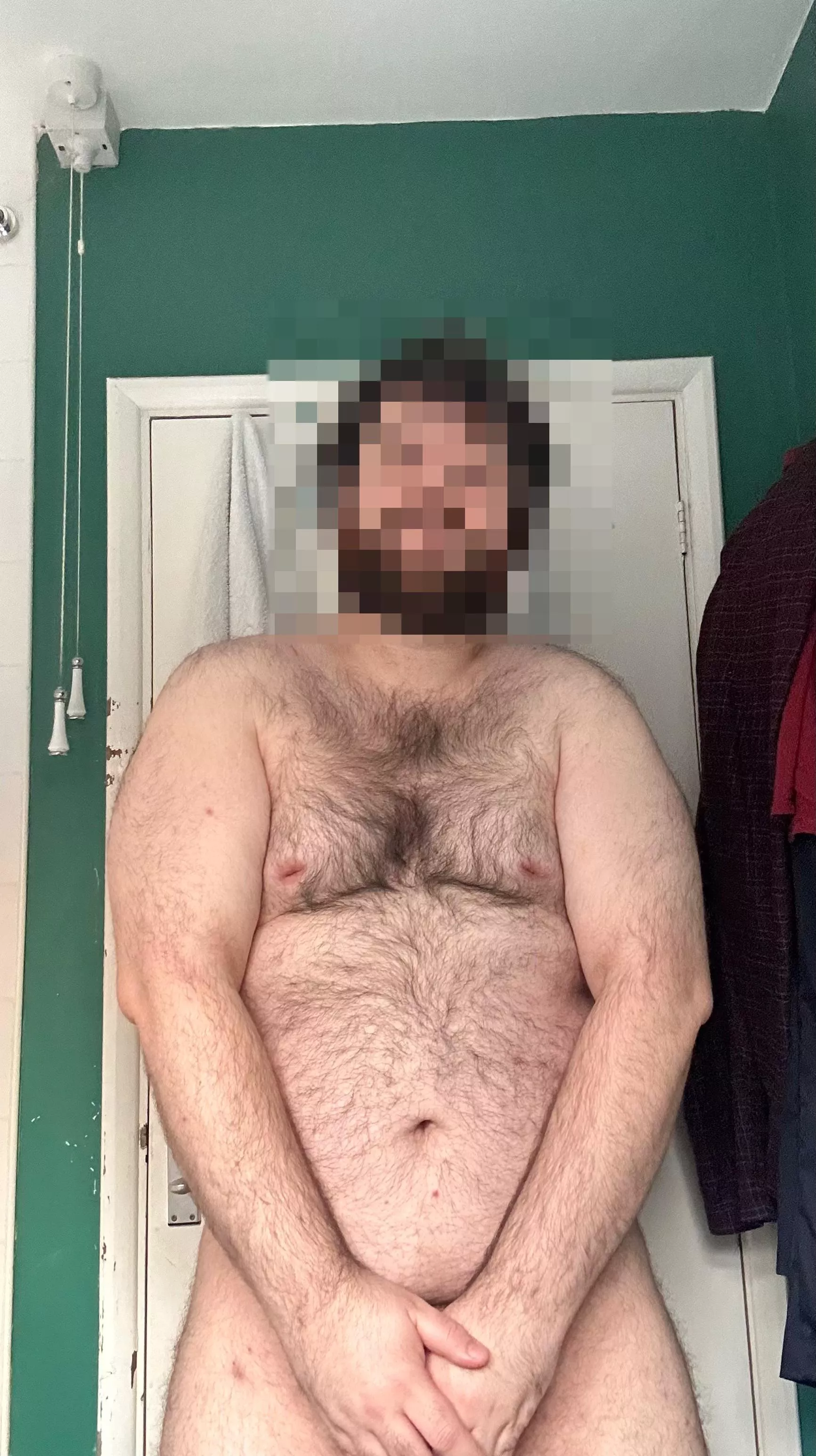 Hopping in the shower - who’s joining me? 🐻 🇬🇧 