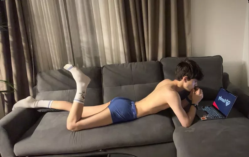 I don’t know, I’m really horny, I love sharing everything here eheheheheh