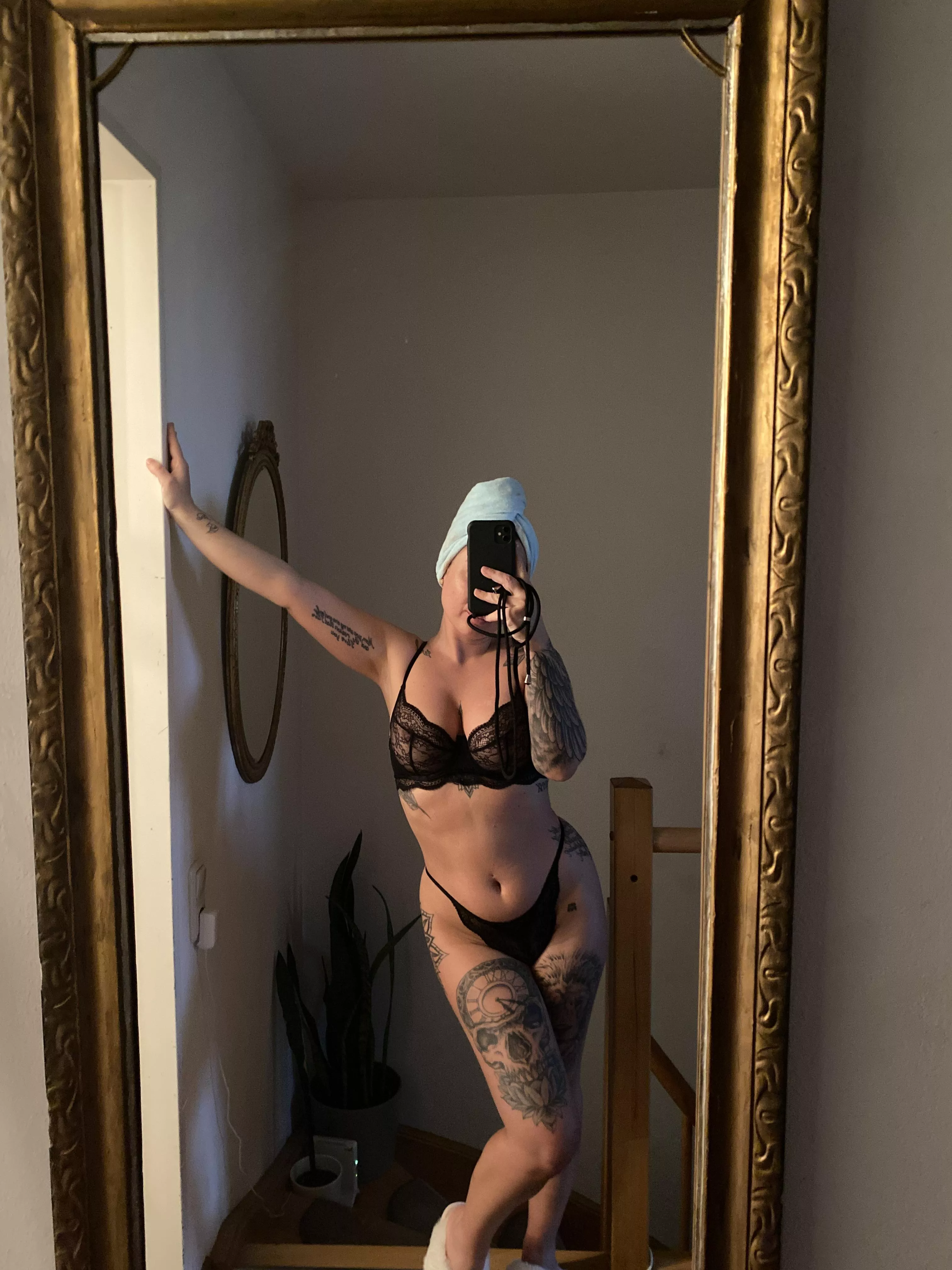 I love to publicly humiliate my slave