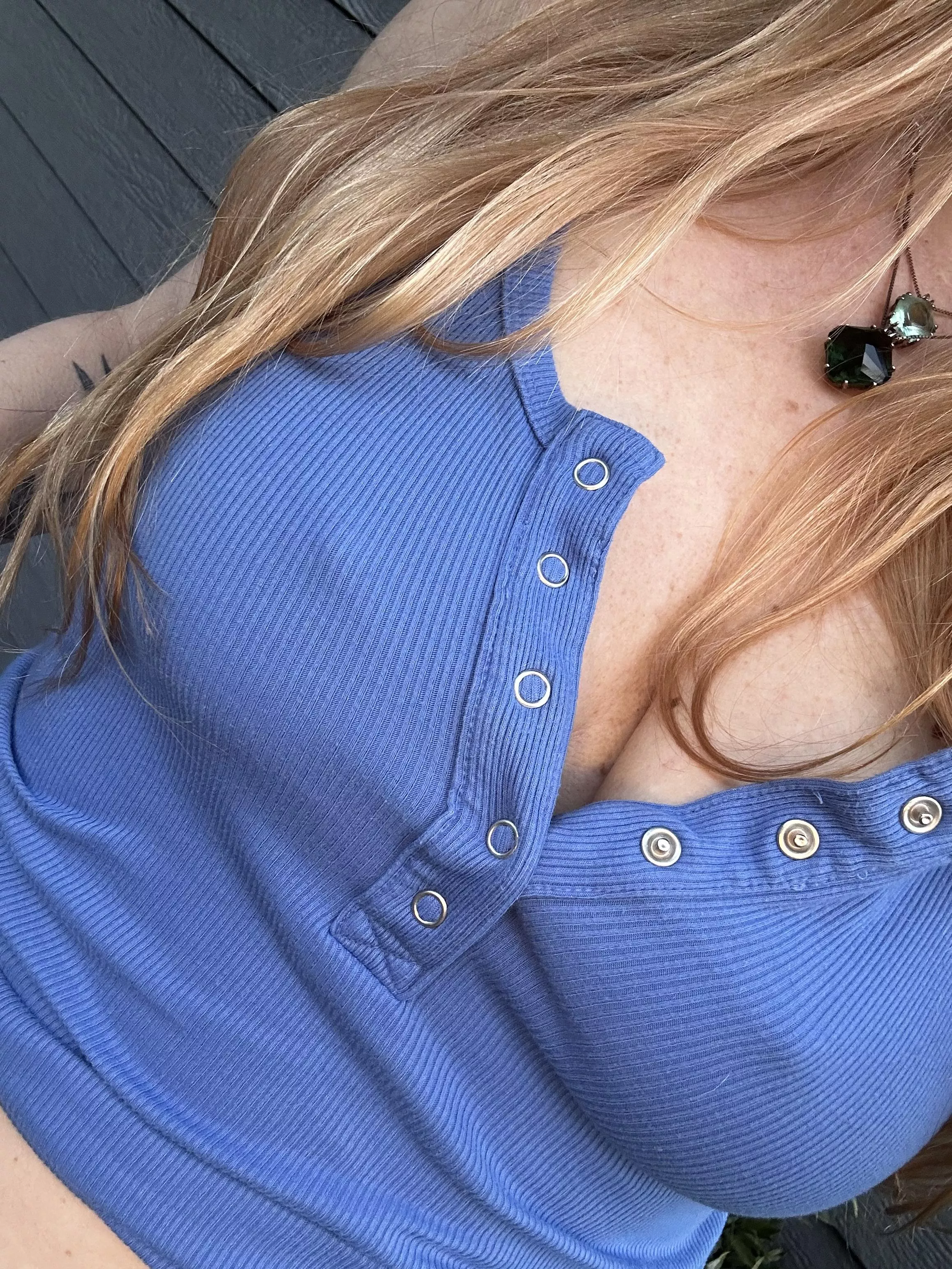 I need an extra hand to unclip these buttons...