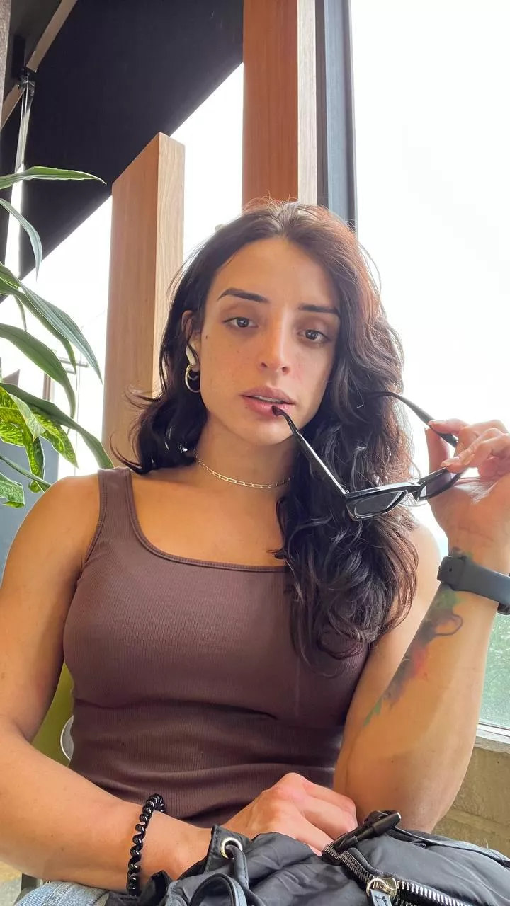 If I sent you nudes would you jerk off to them? 🥰