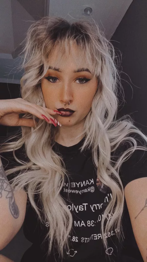 is there anybody here who can handle me