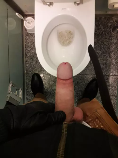 Life Hacks for pissing with a hard-on🍆 ...wrong answers only