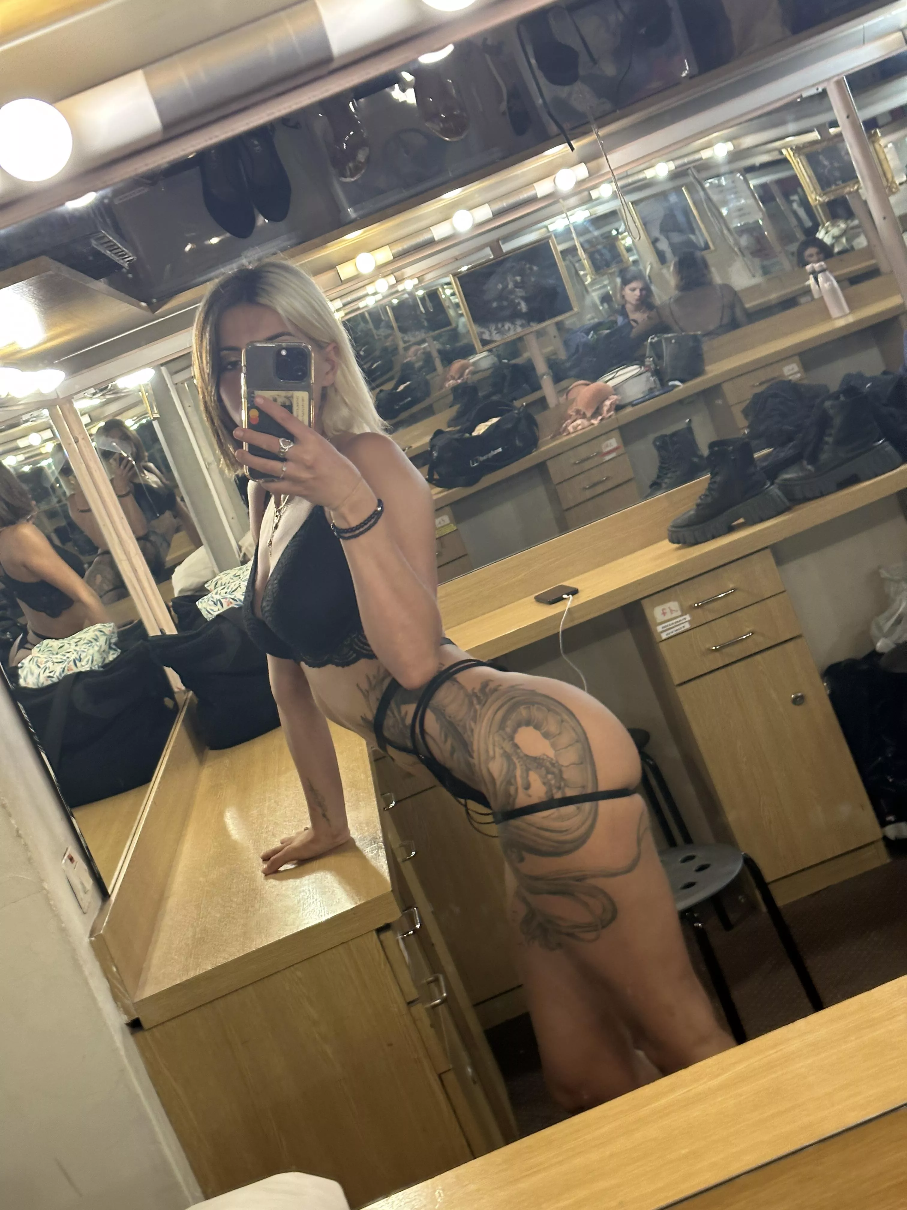 little photo before going pole dancing