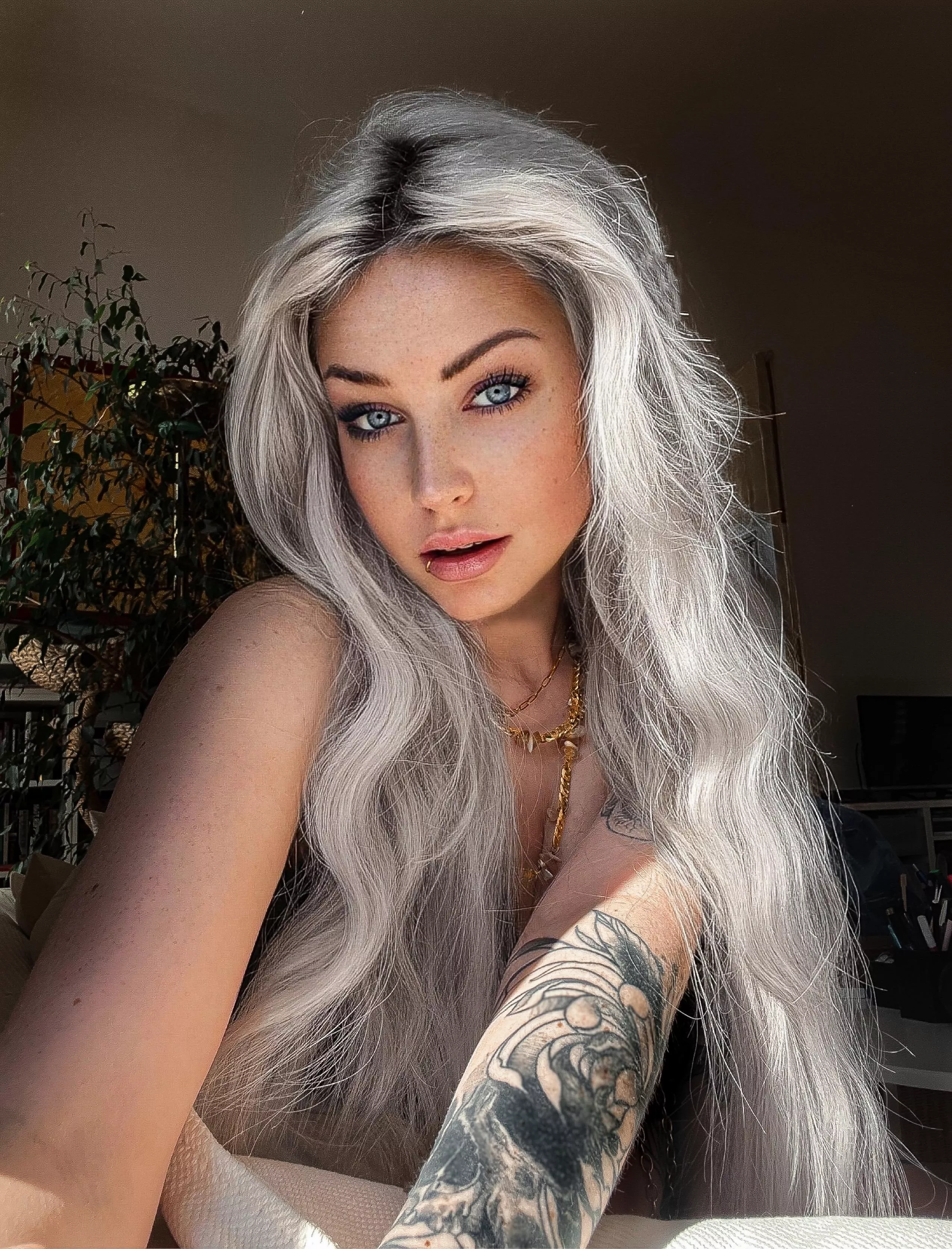 playful slut needs more than kisses