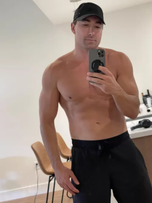 Post gym pump. 35 [M]