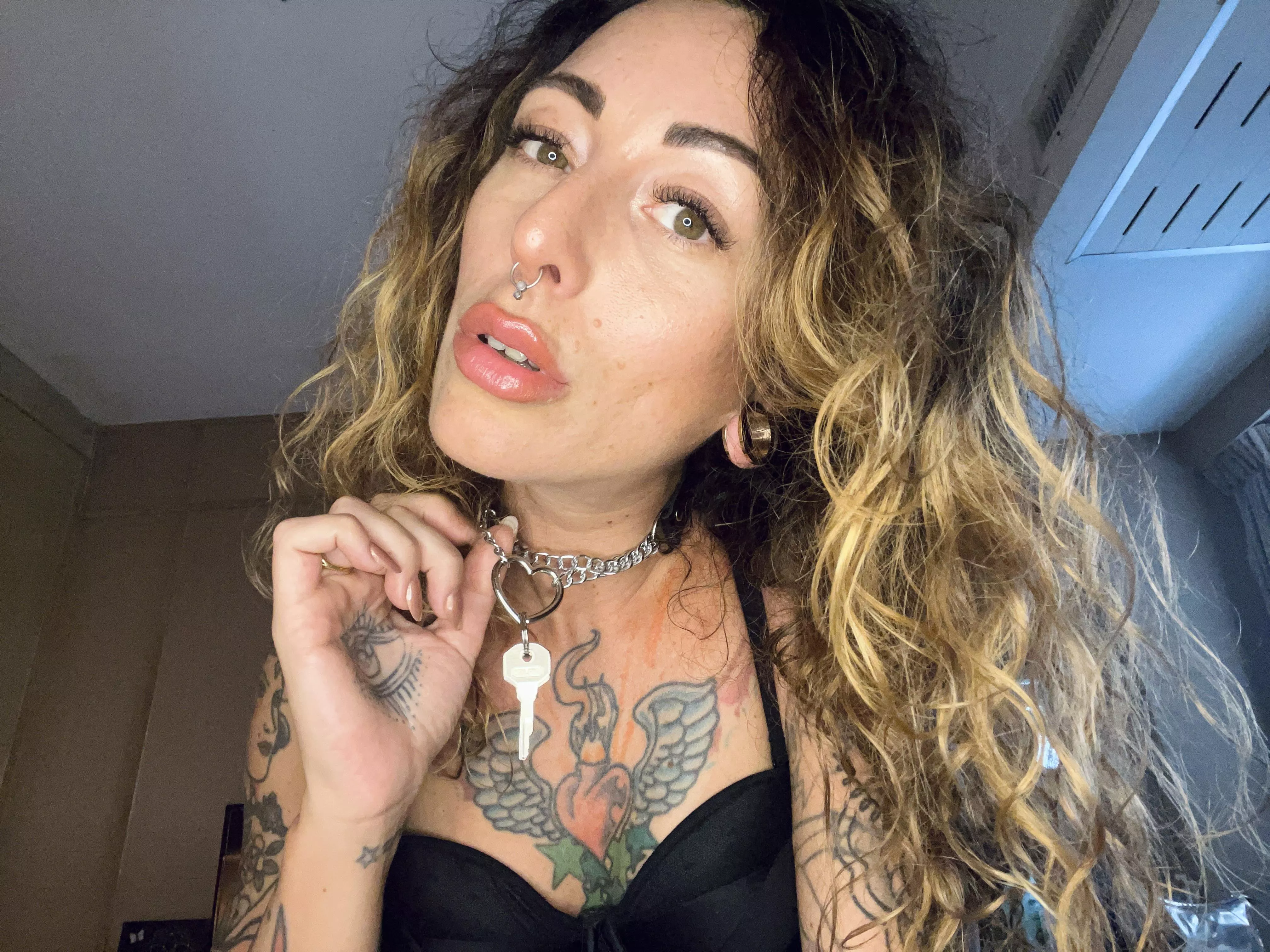 Reminder to get in your cage you little whore 😈