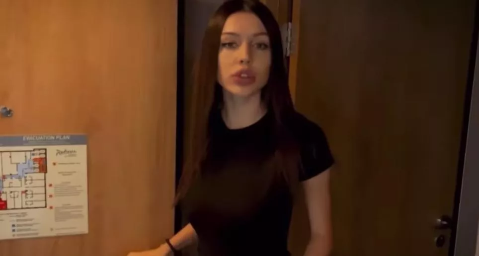 She's so beautiful 😍, who is she?