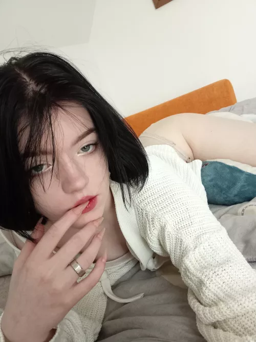 tell something about my gorgeous 19 yo body ;)