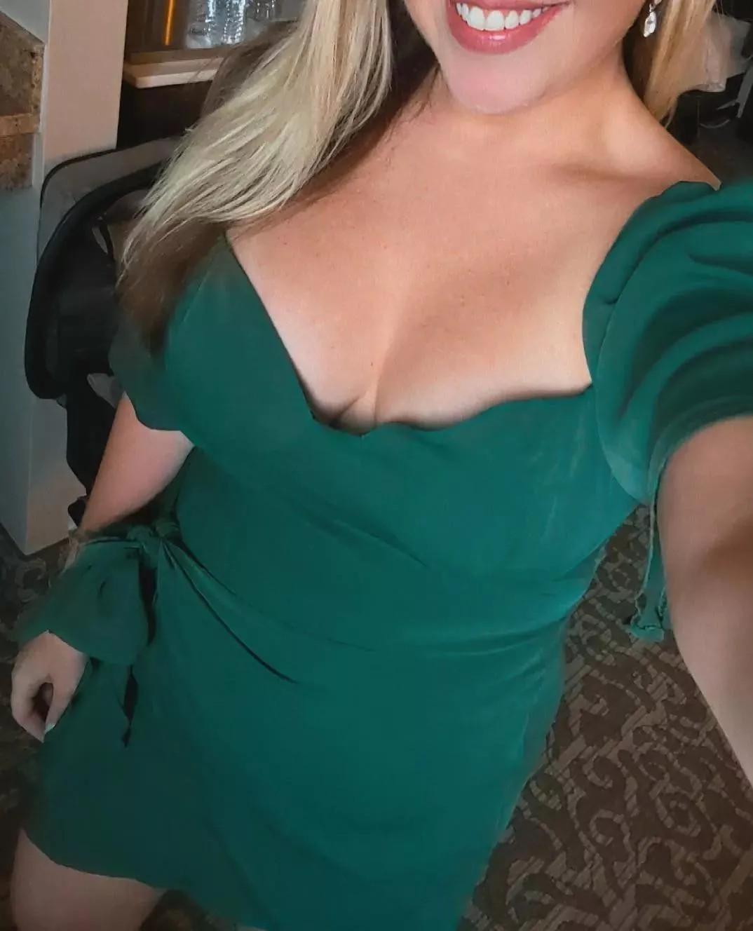 This Blondie is heading to an event in a new dress