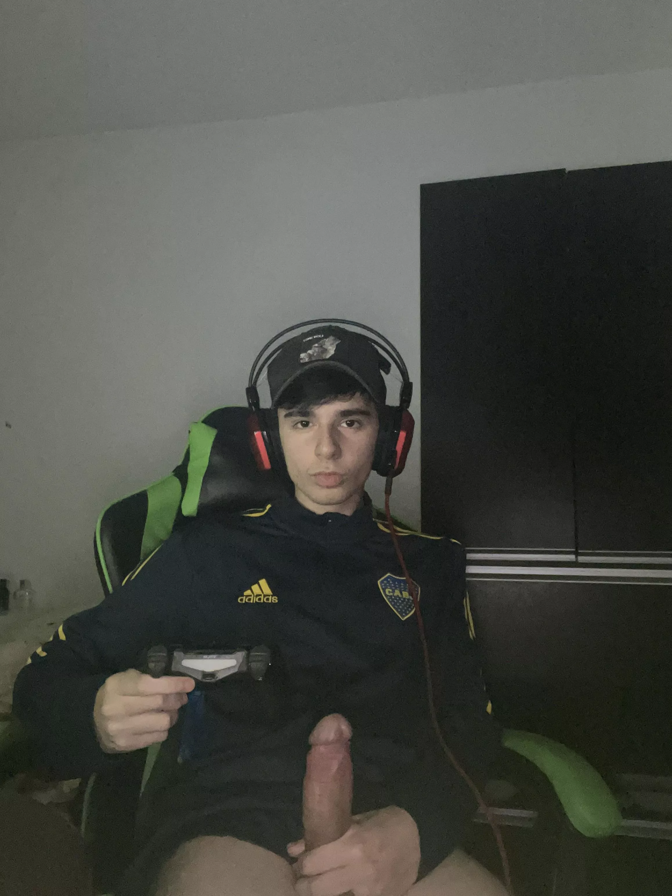 Which one would you pick to play?🎮😏