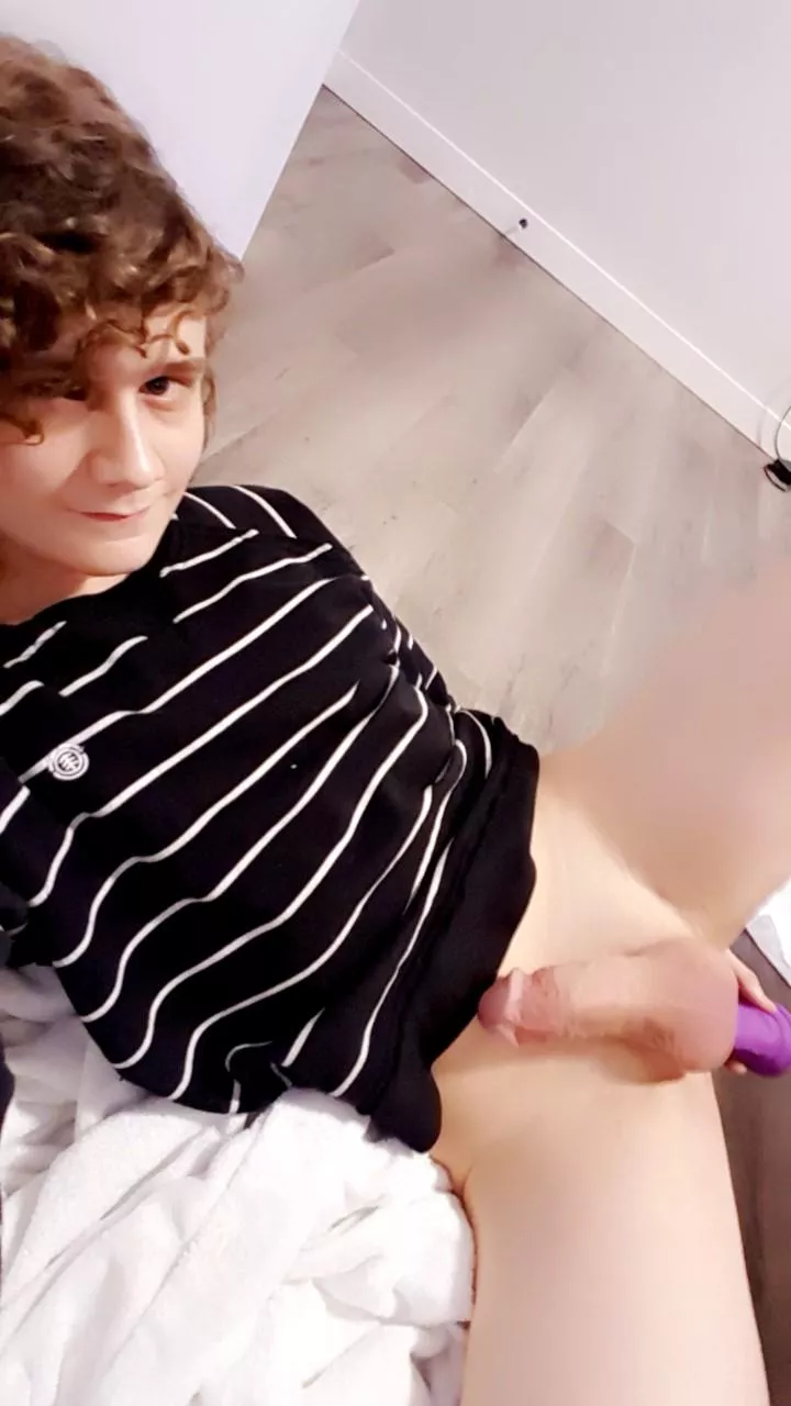 Who wants to see me take more of my dildo? 😇